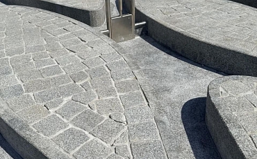 В парке Ленина в Белгороде приступили к мощению площади у нового фонтана