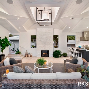 3D панель из кварцита для камина. Белый текстурированный камень RKS SLATE White Quartz Classic.