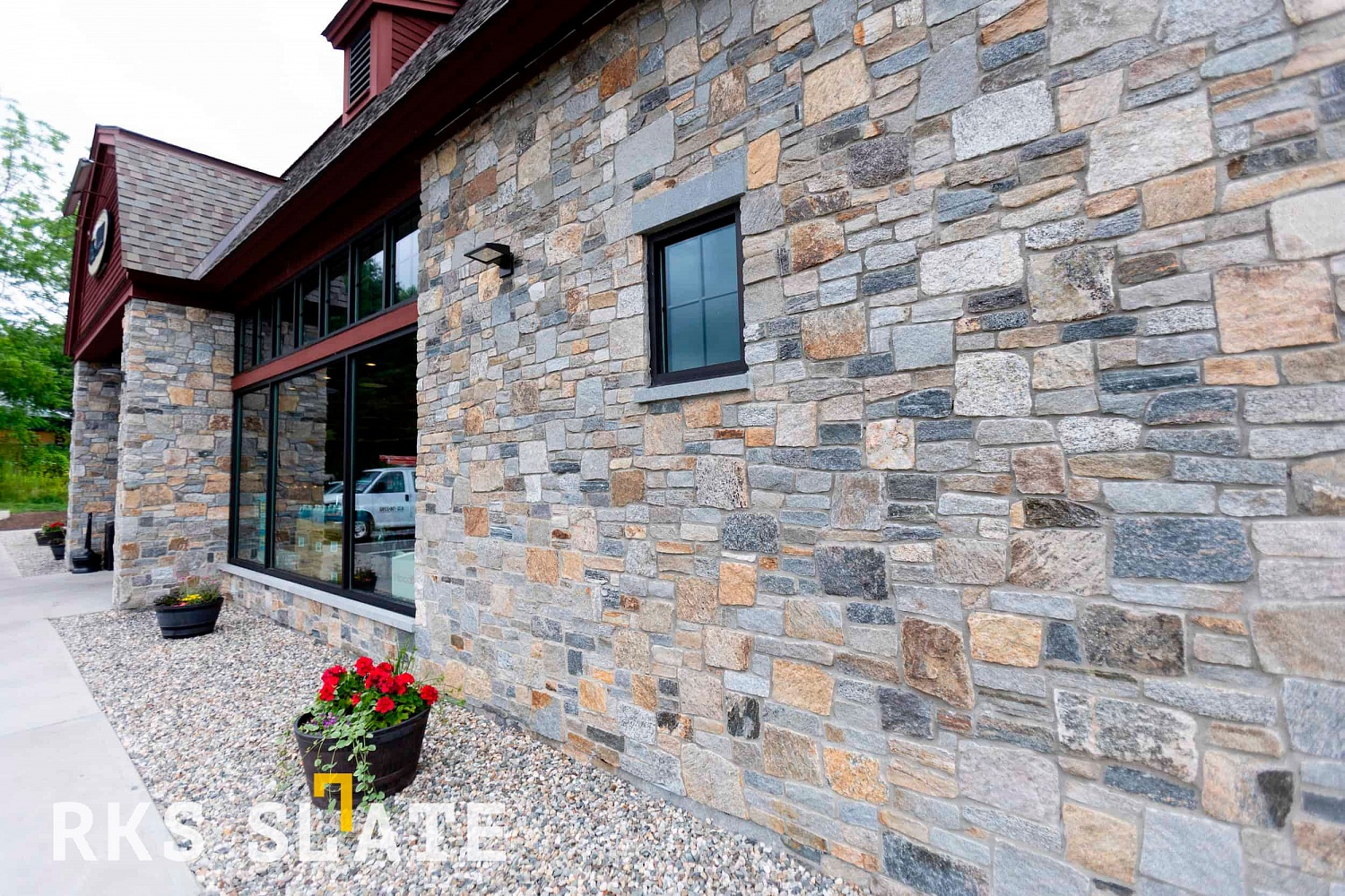 Превратите свой дом в замок: Элегантность и долговечность с RKS SLATE Portland Blend Castle!