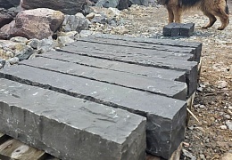 Палисад из камня, Belgian Black, колотый, 100х100х1000 мм