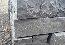 Палисад из камня, Belgian Black, колотый, 100х100х1000 мм