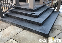 Ступень из камня, Belgian Black, колотая, 1000х300х150 мм