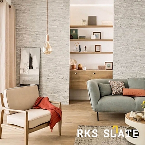 Отделка камнем в интерьере гостиной — 3D панели RKS SLATE Кварцит White Quartz Classic