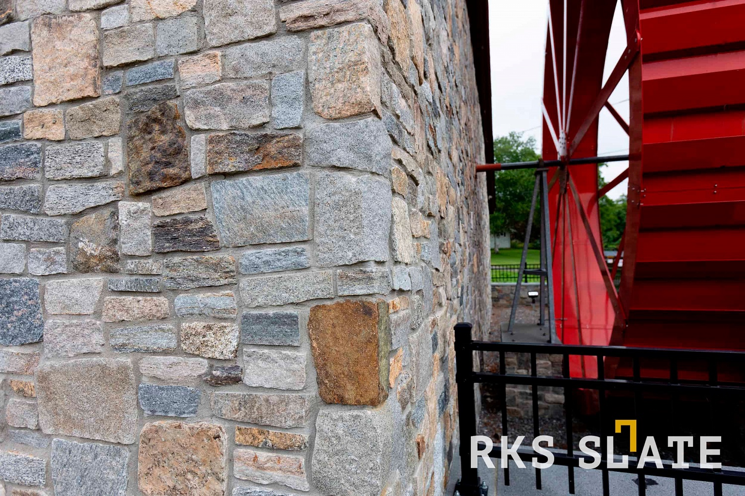 Превратите свой дом в замок: Элегантность и долговечность с RKS SLATE Portland Blend Castle!