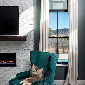 Облицовка камина 3D панелями из натурального камня Кварцит White Quartz Modern