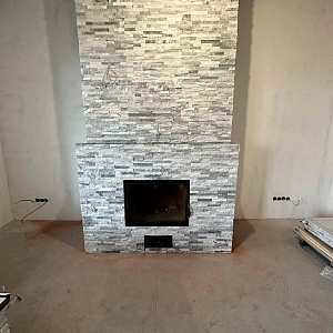 Плитка жаростойкая для каминов 3D панели из натурального камня Мрамор Cloudy Grey Classic — RKS SLATE