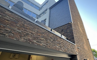 Фасад из сланца Cedar Slate: архитектура отеля СПА Зеленоградск