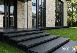 Ступень из камня, Belgian Black, колотая, 350х30 мм